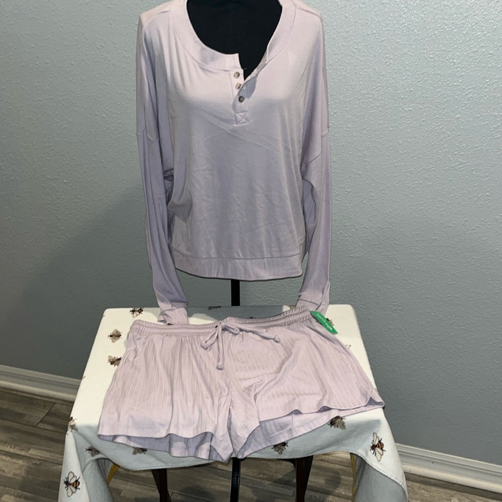 Honeydew comfortable extra large pajama set long sleeve top, drawstring shorts,